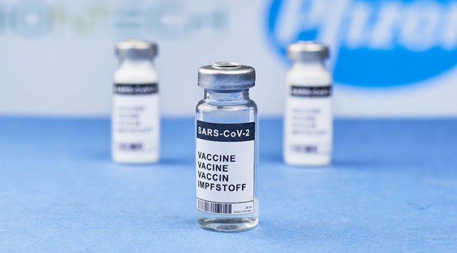Anvisa analisa pedido da Pfizer para incluir adolescentes em bula da vacina