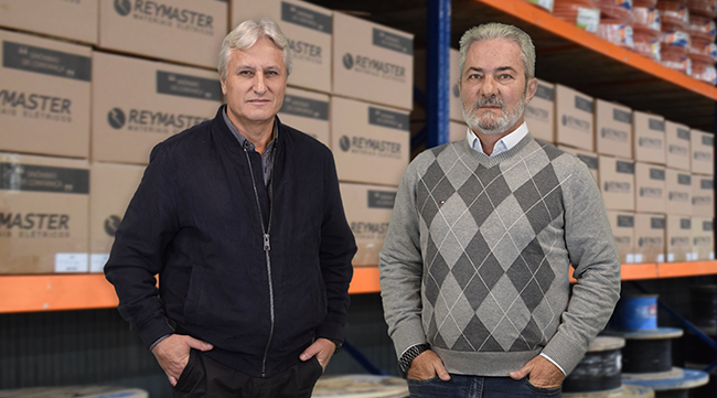 Reynaldo G. Júnior e Marco Stoppa, diretores da Reymaster Materiais Elétricos